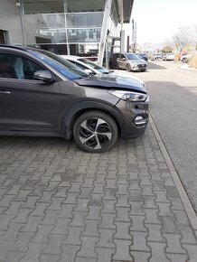 AKCIA-Hyundai Tucson-1.7-Automat-Panoráma-TopVýbava - 16