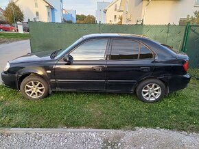 Hyundai accent 1.3 2005 na opravu/diely - 16