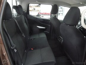 Nissan Navara 2.3DCi 4x4 TZ na 3.5T ROLETA TEMPOMAT SERVISKA - 16