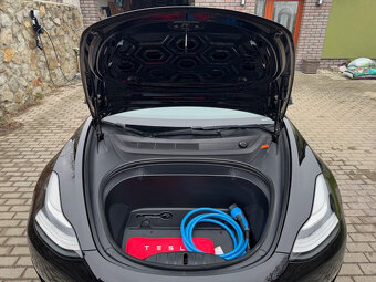 Tesla Model 3 LR 484PS AWD 19“ kolesá FSD 94 600 km, čierna - 16