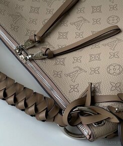 Louis Vuitton Beaubourg Hobo Bags - 16