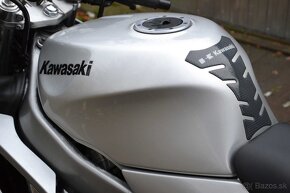 Kawasaki ZX-6R, 32tkm, 2.majitelé, barva Galaxy Silver - 16