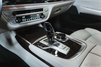 BMW 750Li xDrive - 16