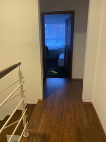 Lukratívny apartmán s krásnym výhľadom na vodu-120m2 - 16