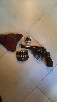 Revolver Taurus 82  38special - 16