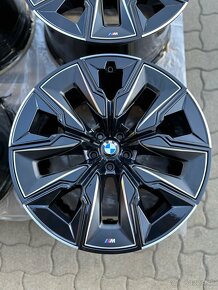 ✅ BMW sada diskov R21 G70 i7 909M Black - 16