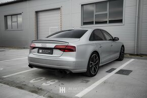 Audi S8 Plus - 16