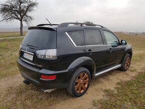 Mitsubishi Outlander - 16