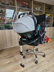 Vajicko Britax baby safe i-sense + zakladna - 16