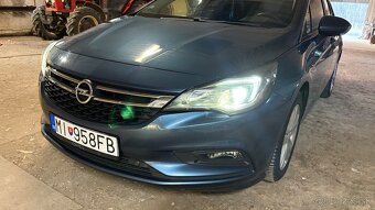 Opel Astra Spotrs Tourer - 16