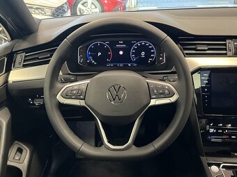 Volkswagen Passat ElegancePanoLEDAHKACCWinterP.Cam1H - 16