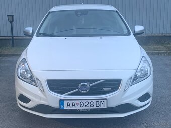 Predám vozidlo Volvo V60 Rdesign - 16