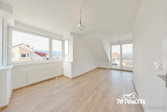 DO DOMČEKA | Jedinečný svetlý byt s panoramatickým výhľadom  - 16