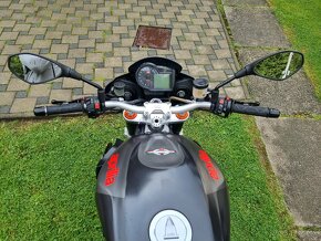 Aprilia RSV 1000 Tuono - 16