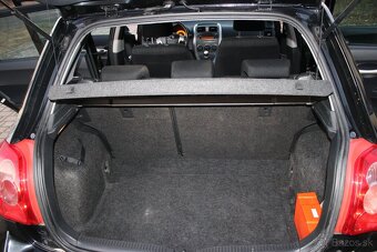 TOYOTA AURIS BENZÍN 1,6i VALVEMATIC - 16