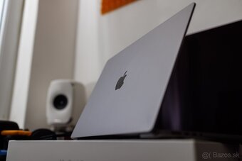 MacBook Pro M2 PRO 16" ZÁRUKA Perfektný stav - 16