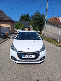 Peugeot 208 1,2 ročník 2018 vo vysokej výbave - 16