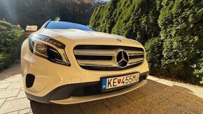 Mercedes Benz GLA - 16