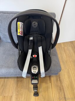 Autosedačka  Cybex Cloud Z i-size plus deep black  s bázou - 16