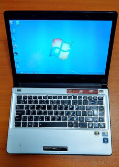 Asus UL80V - 16