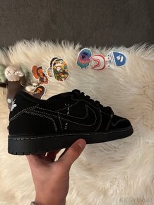 Jordan 1 Travis Scott - 16