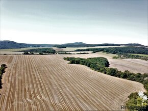 Na predaj stavebný pozemok v obci Prašník, vzdialený 14km od - 16