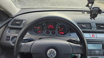 Volkswagen Passat 2.0 TDI - 16