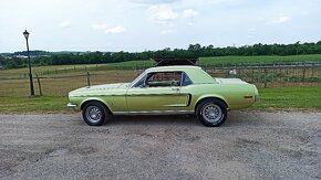 Predám  Ford Mustang 1968 coupé V8 - Biele ŠPZ - 16