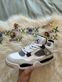 Jordan 4 - 16