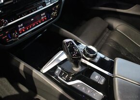 BMW Řada 6 640i xDrive Gran Turismo benzín automat - 16