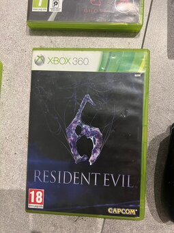 Xbox 360+hry+2 ovládače - 16