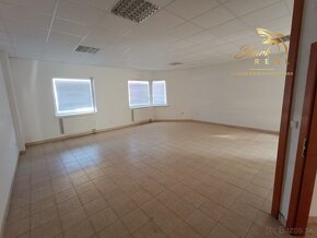 Administratívno-apartmánová budova - 16