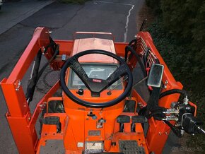 Japonský malotraktor Kubota B-40 s nakladačom - 16