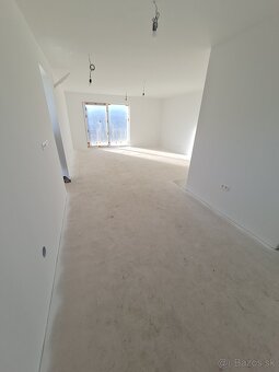 GALANTA-Moderná novostavba rodinného domu 600m² - 16