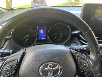 Toyota CH-R 1.8 hybrid 07.2017 - 16