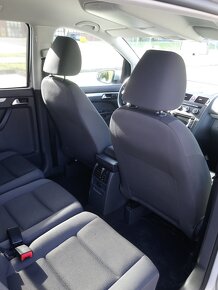 Volkswagen Touran 1.6 TDi DSG - 16