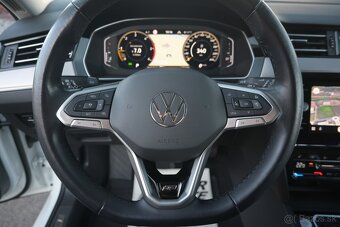 Volkswagen Passat Variant 2.0 TDI Elegance 4Motion DSG - 16