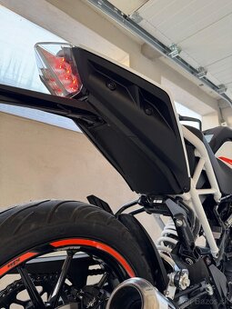 KTM 390 Duke 2022 - 16