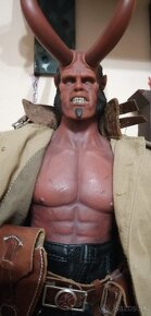 ART TOYS Hellman Hellboy - 16