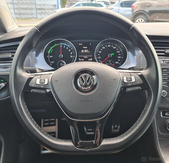 VOLKSWAGEN GOLF E - 16