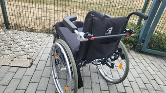 invalidny vozík 44cm s elektrickou vertikalizaciou - 16