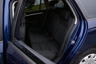 Volkswagen Golf 1.6 TDI Comfortline Modrý - 16