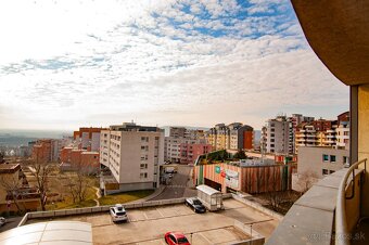 Predáme  veľký 2 izb byt na Majerníkovej ulici v Oberone - 17