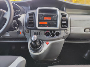 Renault Trafic Passenger 9m - 17