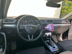 Škoda Superb Combi 2.0 TDI DSG - 17