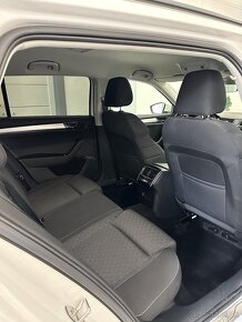 Skoda Supeb 2.0TDI 140Kw 4x4 Premium Webasto/Matrix - 17