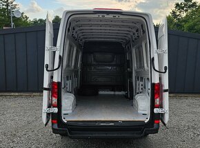 Volkswagen Crafter 2.0 TDI 140k L4H2 Long 3.5t kúp.v SR - 17