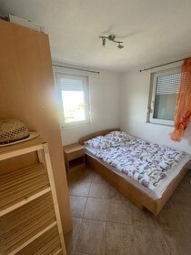 PREDAJ  Apartmán na ostrove Rab s výhľadom na more - 17