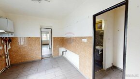 REMAX ponúka na predaj  5 izb. RD s pozemkom, cez ktorý teči - 17