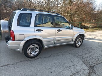 Suzuki Grand Vitara 2.0 td 4x4 - 17